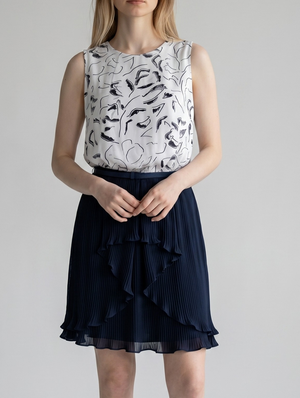 RAOUL Meadow Black, Vineyard Garland Dress Pleated Silk Ruffled